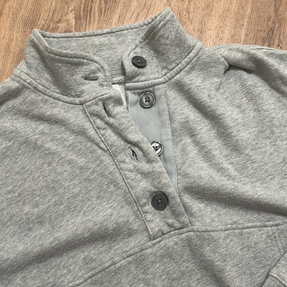 AERIE | Women’s Light Gray Button-Up Pullover Sweatshirt - Picture 3 of 4